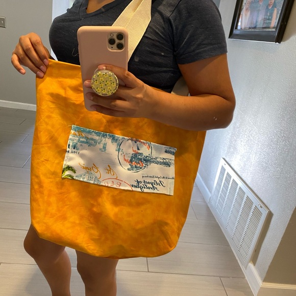 Reversible Oversized Tote Bag - Picture 5 of 13